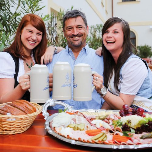 Aldersbacher-Rosenbiergarten_Biergarten